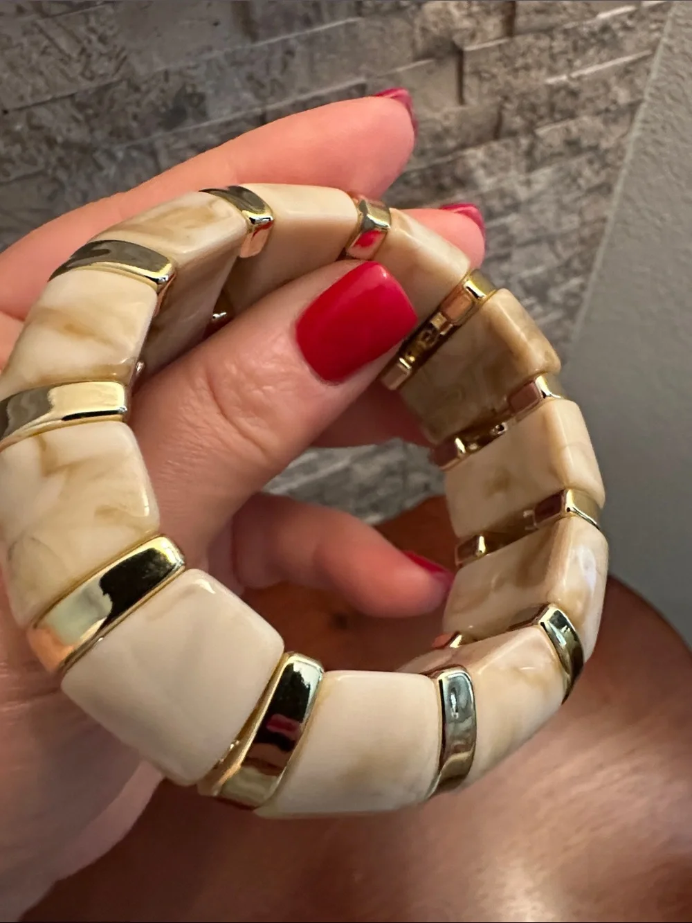 Fashion Jewelry Cream and Gold Stretch Bracelet